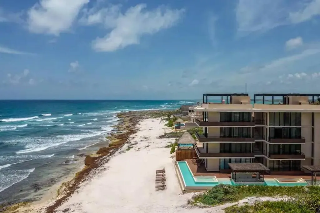 Luxury Beachfront Penthouse With Private Pool تولوم