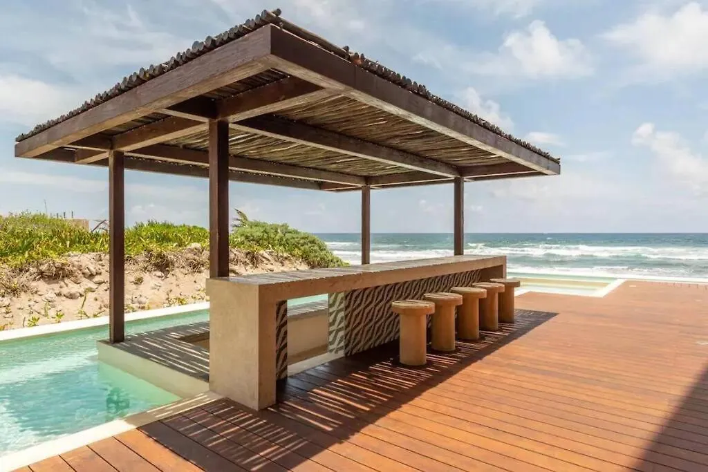 Luxury Beachfront Penthouse With Private Pool تولوم شقة