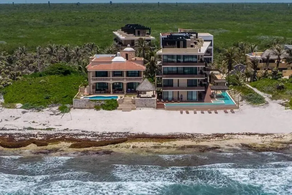 Luxury Beachfront Penthouse With Private Pool تولوم